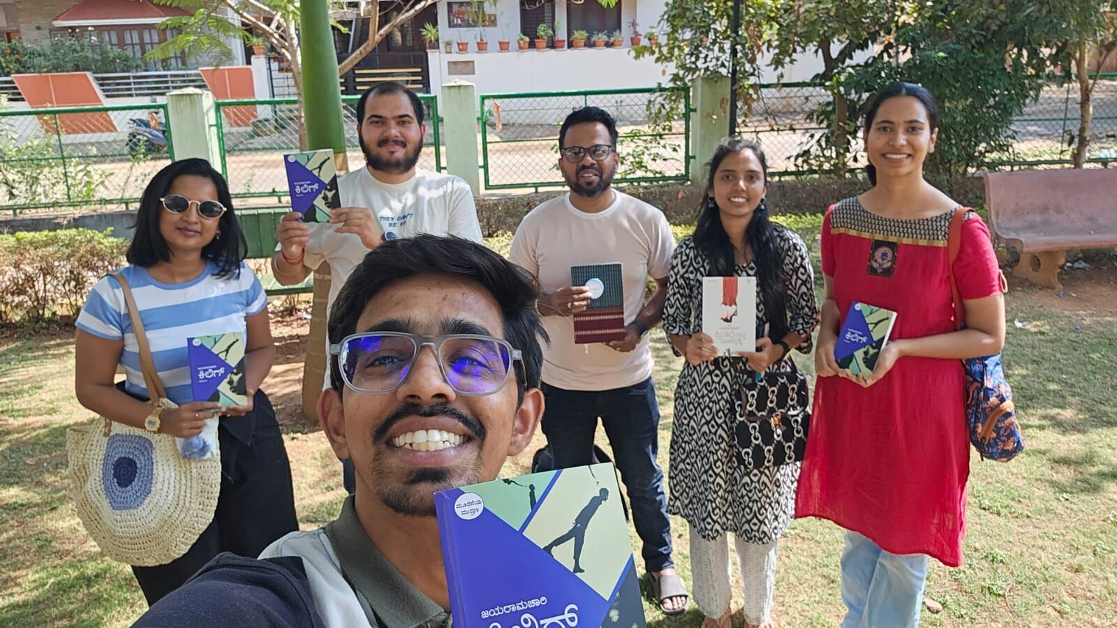 harate with books